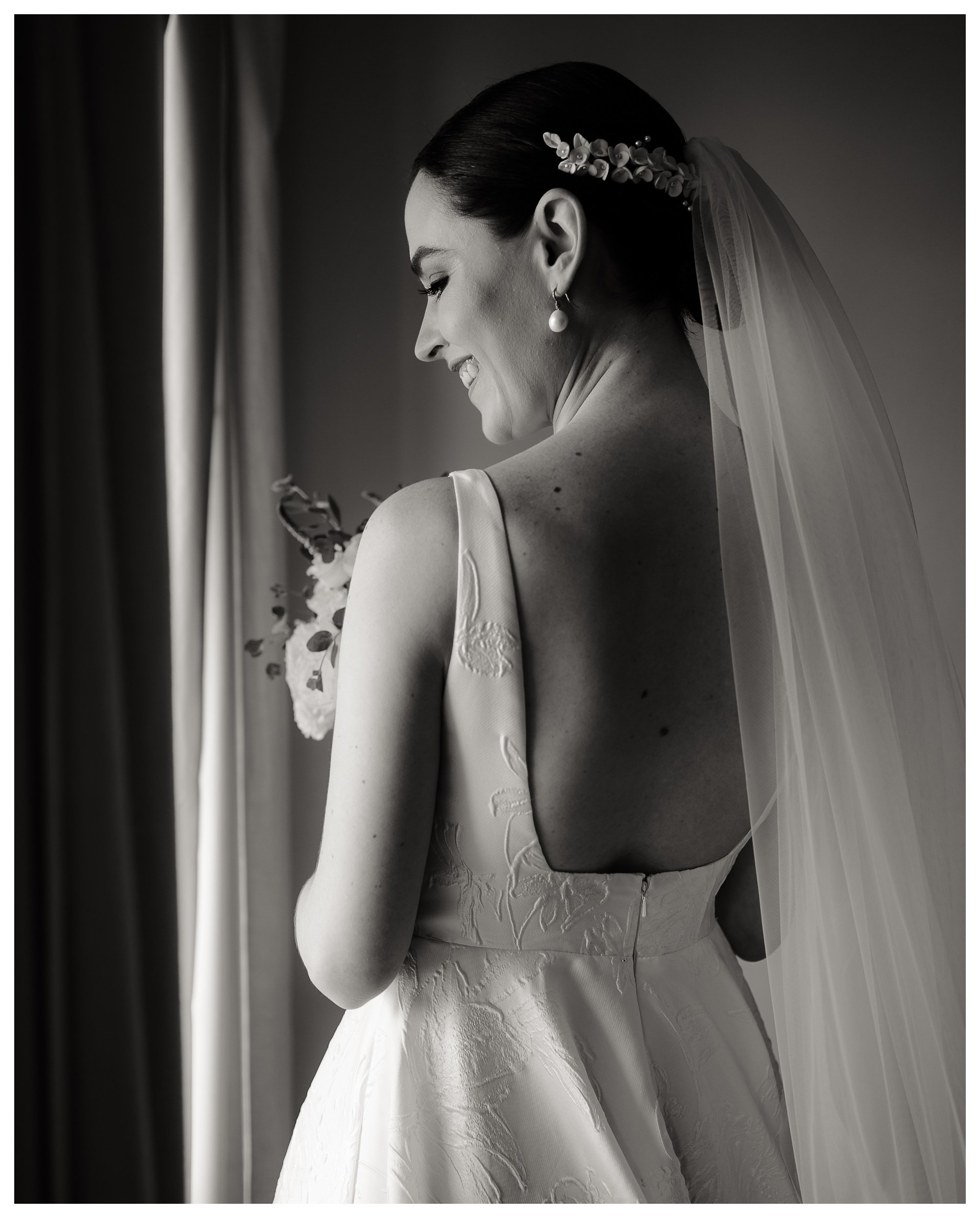 carousel-hero-element image-0